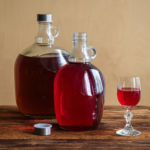 Dáma Demižon 1,5 L, s kovovým uzávěrem fi 43 mm a držadlem - 6