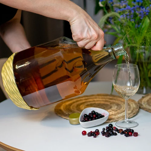 Demižon Dama 5L v opletu, se šroubovacím uzávěrem - 5