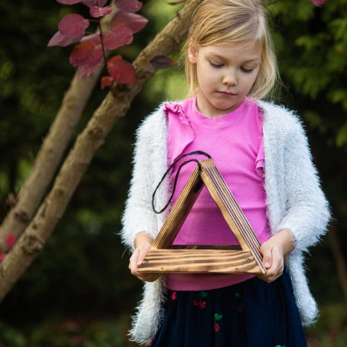 Dřevěné krmítko pro ptáky - trojúhelníkové - 9