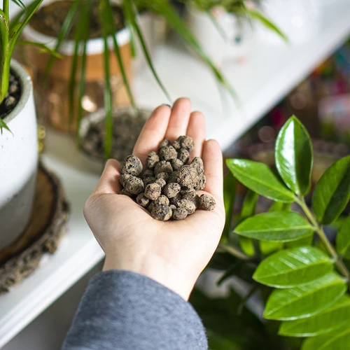 Keramzit pro pokojové rostliny, zahradnictví a lesy ve skle 10–20 mm, 4L - 13