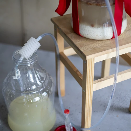 Lehký, nerozbitný balon na víno s popruhy, 10 L - 12