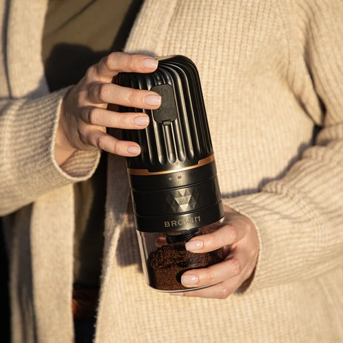 Mlýnek na kávu - elektrický, s mlecími kameny - 17