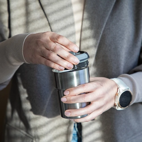 Mlýnek na kávu - elektrický, s mlecími kameny, s překapávačem a hrnkem - 18