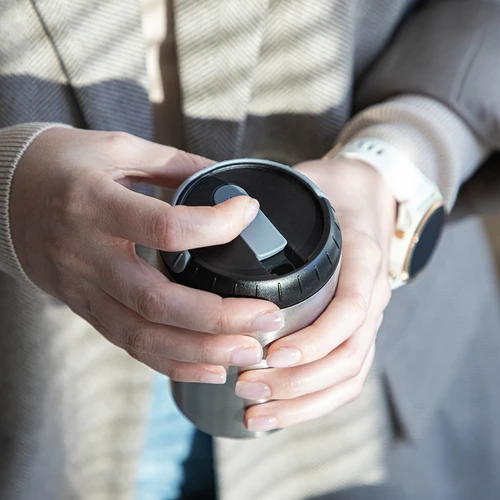 Mlýnek na kávu - elektrický, s mlecími kameny, s překapávačem a hrnkem - 19