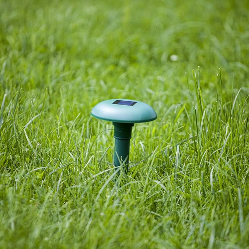 Odpuzovač krtků napájený solární baterií - 9