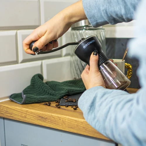 Ruční mlýnek na kávu s regulací - 11