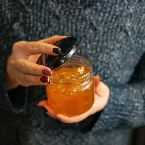 Víčko fi 82/6 černé - 10 ks - 11