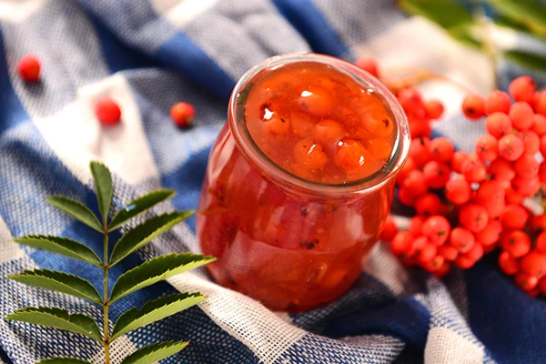 Konfitura z jeřabin - ideální k masům