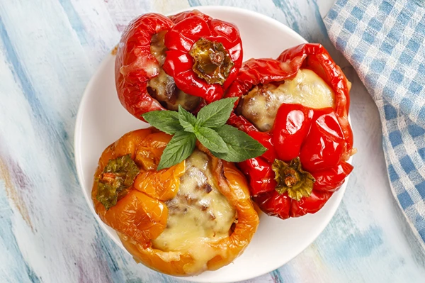Plněné papriky z plynového grilu