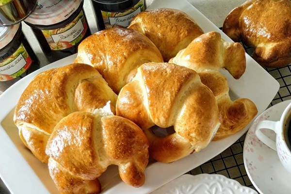 Špaldové kynuté rohlíčky s povidly