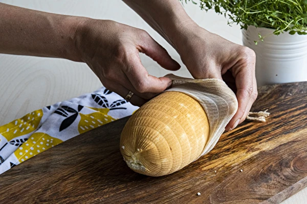 Uzený sýr na syřidle