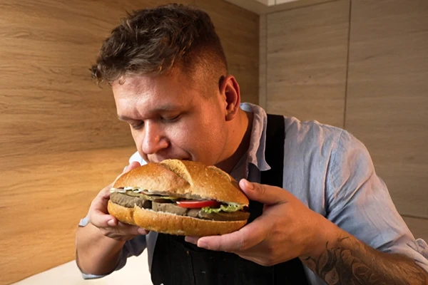 Veganská paštika z cizrny a sušených hub – jednoduchý recept ze šunkovaru