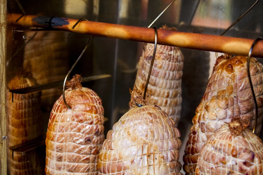 Domácí uzená šunka - kouřová paráda