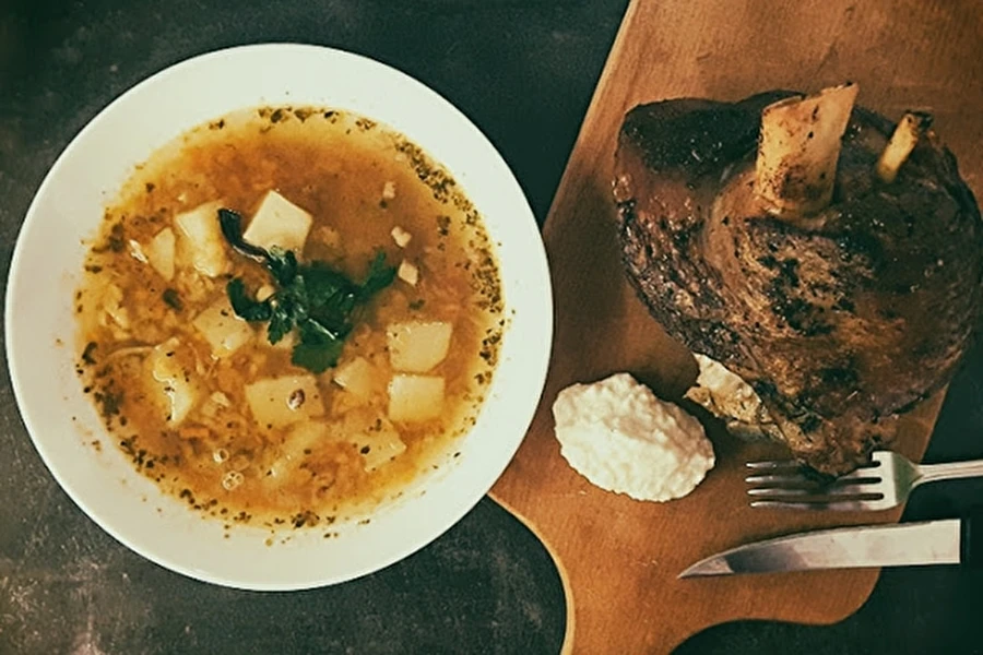 Browin Przepiśnik - Hrachová polévka s vepřovým kolenem