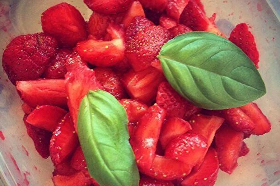 Browin Przepiśnik - Jahodový džem s bazalkou