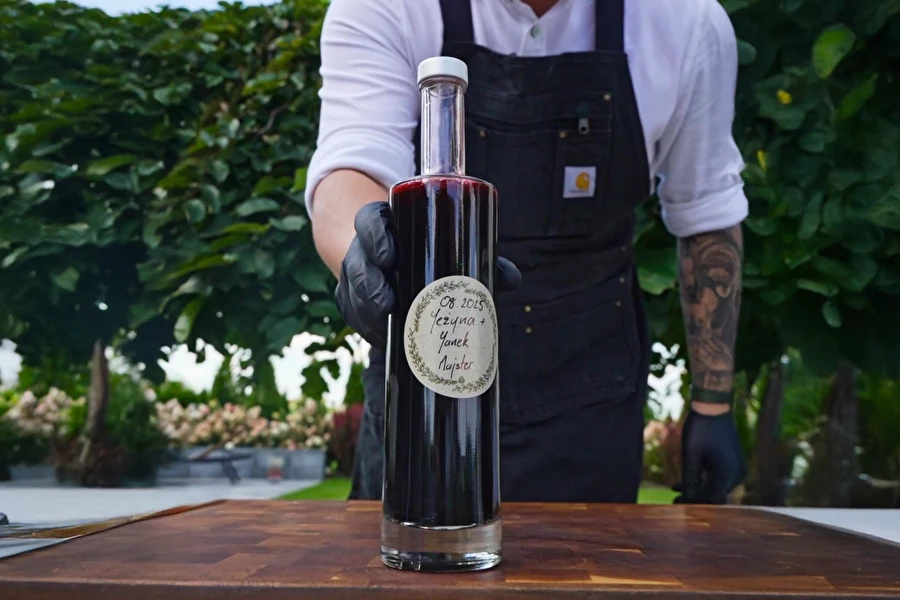 Browin Przepiśnik - Ostružinový likér – domácí recept na aromatický nápoj