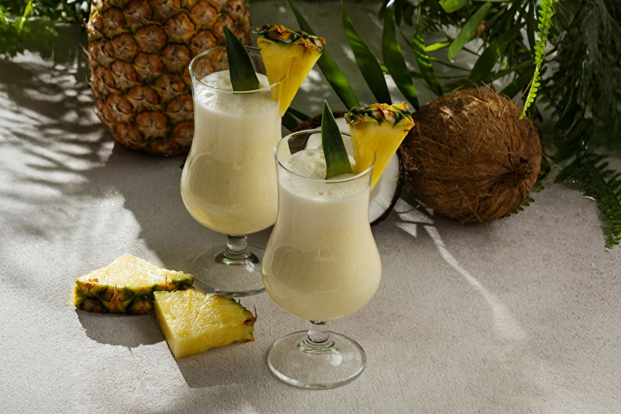 Browin Przepiśnik - Piña Colada - klasický tropický drink